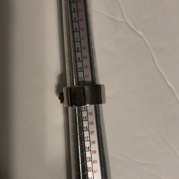 Marc By Marc Jacobs Unisex Logo Plaque Ring - Picture 10 of 10